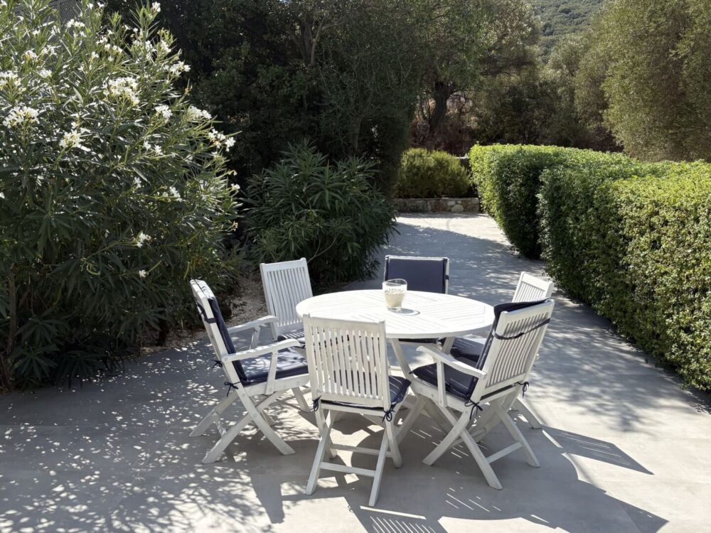 The rear terrace: a hidden spot for peace and relaxation ... Villa Vounaki